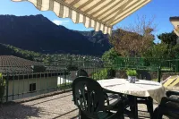 Directly on the lake with terrace