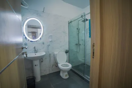 Cozy 2-bedroom apartment in Ikeja with AC, WiFi