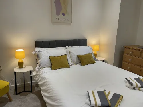 Luxury - 2 Bed City Centre Location - PARKING