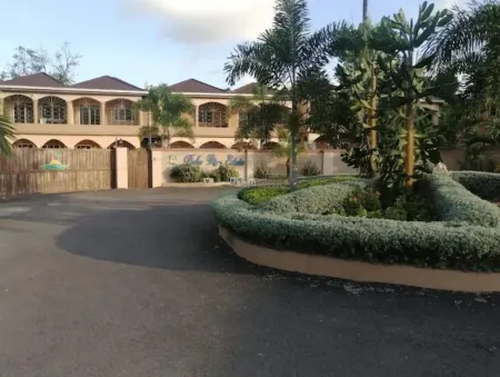 Javacay 2-Bedroom Town House Pool Wi-Fi Balcony