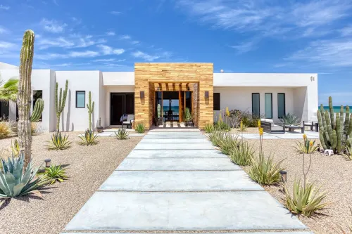 Beautiful New Beachfront home near Costa Palmas (Four Seasons) on the Eastcape