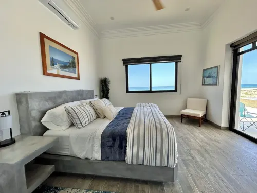 Serene Jewel on the Sea of CortezSleeps 8, 4 bedrooms, 4.5 baths + Pool