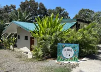 Casa Mamacita: Beautiful new home in peaceful jungle setting - สระว่ายน้ำส่วนตัว