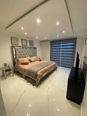 Marina Sol Condo Resort property directly on the Ocean with 2 Pools فنادق في 