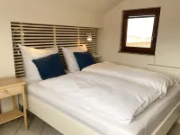 180sqm apartment with sea view, 300m to the beach, garden