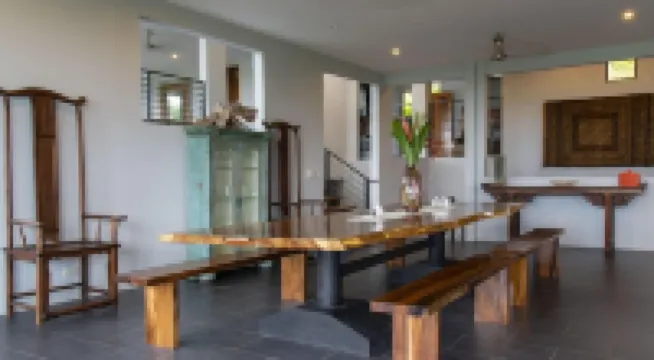 Spacious Fully Air-Conditioned Contemporary Villa Private Pool & Game Room