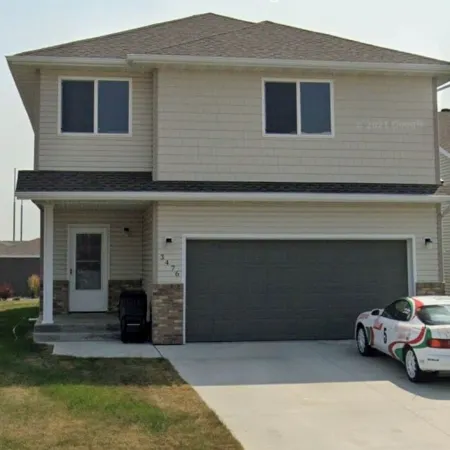 Serene Location\ Garage\ Close to\Suite Shots Golf\Hospital\Interstate