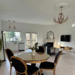 LUXURY COTTAGE IN DAVIS BAY, BC. Hotels in Sechelt