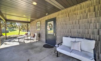 Near Mines and Meadows Spacious Home with Game Room