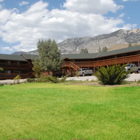 Corral Creek Lodge