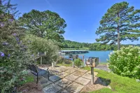 Hiawassee Haven on Lake Chatuge w/ Boat Slip! - parking