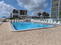 Traders Inn Beach Club Hotels in Ormond-by-the-Sea