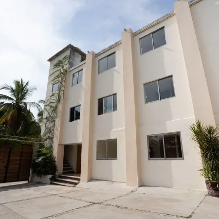 Hotel Ashly Loma Larga
