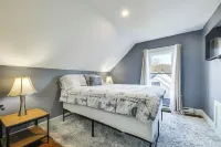 18 Mi to Skiing: Colorful Home in Springfield! - Wifi