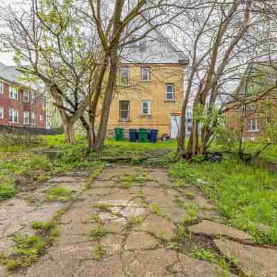 Comfy 3br Flat Close To The Falls 3 Bedroom Apts Hotel Exterior