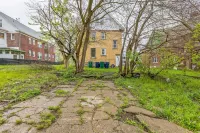 Comfy 3br Flat Close To The Falls 3 Bedroom Apts