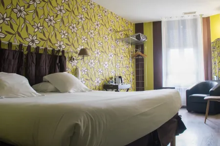 Logis Hôtel la Bastide des Oliviers Отели в г. Монтейраль