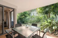 Outrigger Bay - Apartments