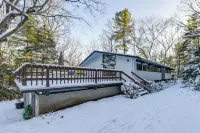 Trail Access On-site: Gorgeous MCM Deck House!