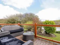 Lake View 10 Hotels in Par