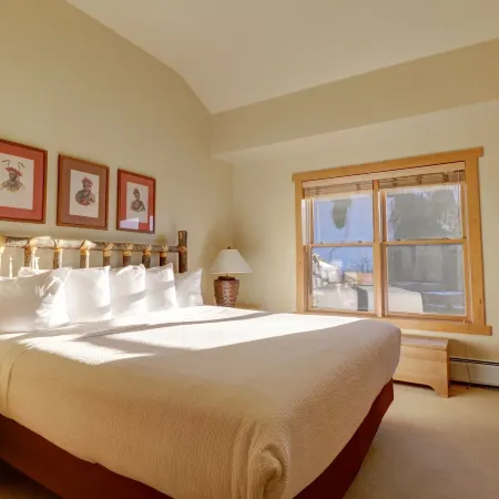 Spacious Copper Springs Condo Surrounded by Beautiful Views - CS431 by Redawning