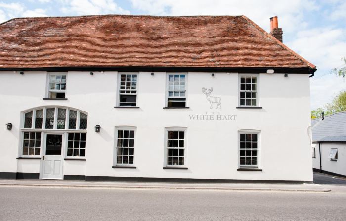 The White Hart, Overton
