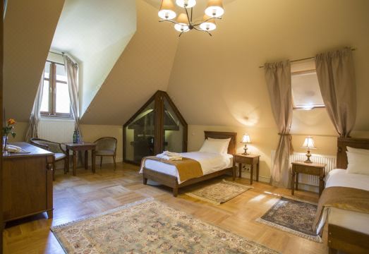 여행 시기별 가격 변동 추이