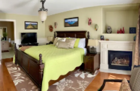 Explorer House Bed & Breakfast - Bed and Breakfasts