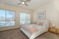 The Lighthouse - Port Willunga - C21 SouthCoast Holidays Hotels in Aldinga Beach