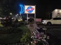 Blue Moon Motel - Motels