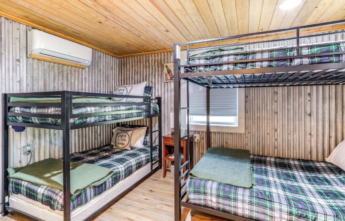 8 Mi to Ozark Folk Center: Home w/ Hot Tub & Deck