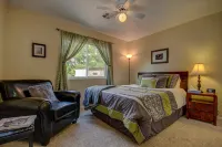 Pecan Point by Kabino Mountain Trail Access Foosball Table Private Yard Firepit WiFi Grill