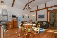 Bradbridge Barn Hotels in Newton and Noss