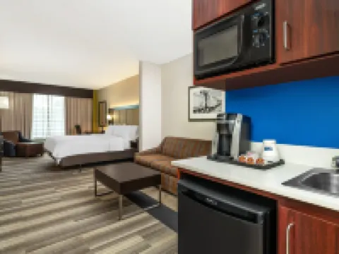 Holiday Inn Express & Suites FLORENCE I-95 @ HWY 327 by IHG Hotels in Florence