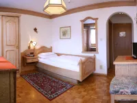 Hotel Dolomiti Madonna Hotels near Museum Gherdëina