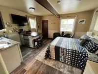 Chinook Wind Cabins Hotels in Talkeetna