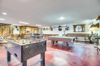 Cozy Cabin w/ Backyard Oasis: 11 Mi to Marina - Homestays