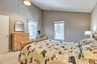 Massanutten Retreat w/ Double Deck & Mtn View! - Parkplatz