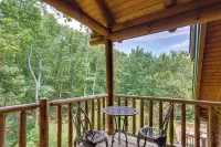 Family Getaway: Georgia Cabin w/ Outdoor Hot Tub - Homestays