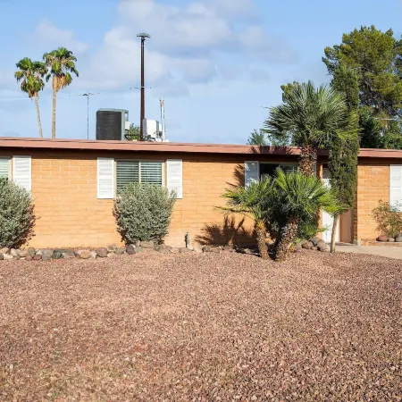 Family-Friendly Desert Oasis 5 Bedroom Home by RedAwning