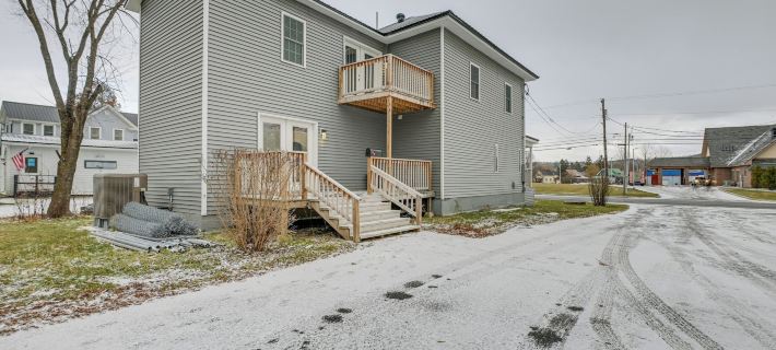 Bright and Modern Home 2 Mi to Presque Isle Airport Hotels in Aroostook County