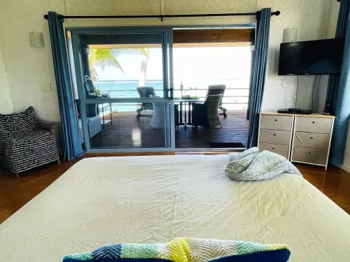 Vaka Rua - right over the golden sand facing the lagoon with air con Free WIFI - Beach