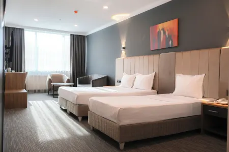 Home Plus Hotel Отели рядом с достопримечательностью «Yiğit Alışveriş Merkezleri - Pendik Şube»