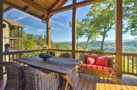 Bryson City Condo w/ Spectacular Views & Amenities - balcón