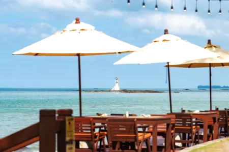 Khaolak Laguna Resort Отели рядом с достопримечательностью «Small Sandy Beach»