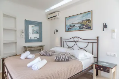 Naxos Illusion Nikos Verikokos Hotels near Mitropolis On-site Museum