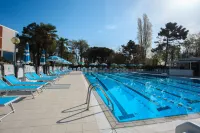 โรงแรมโบโซเลย - ที่มีสระว่ายน้ำ