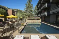 Aspen Square Condominium Hotel - Pools