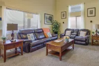 Mesquite Condo w/ Community Pool & Hot Tub! - parkir