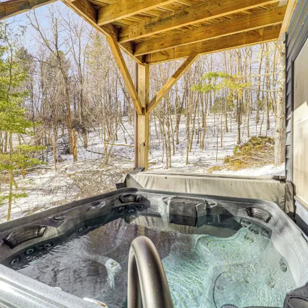 Boone Hideaway w/ Deck, Grill & Hot Tub!